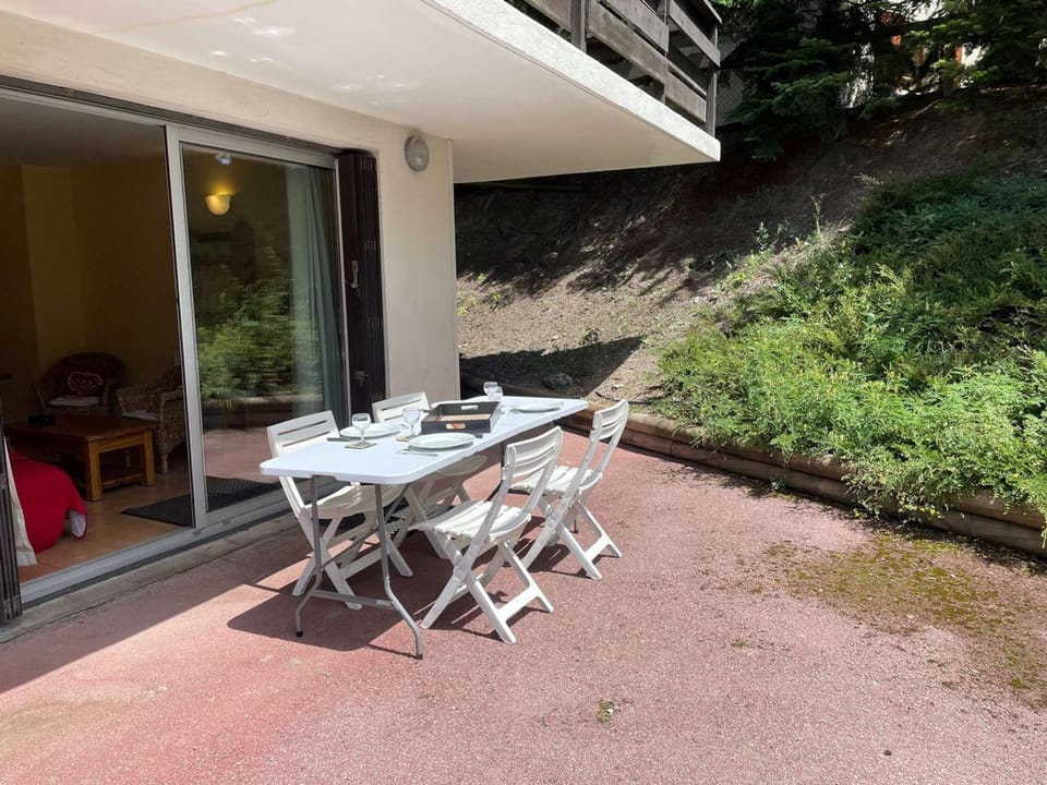 Charmant T2 avec coin montagne, proche pistes et commerces, 6 couchages, terrasse, Serre Chevalier - FR-1-330E-104 Apartment in Saint-Chaffrey