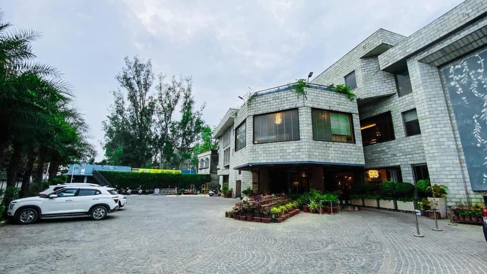 Property building, Parking