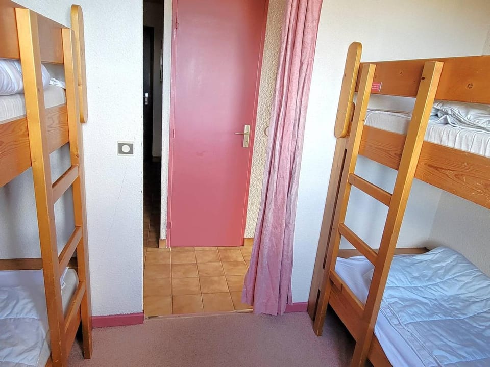 Appartement 6 pers. proche station avec balcon et parking privatifs - FR-1-393-90 Apartment in Provence-Alpes-Côte d'Azur