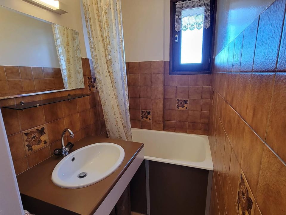 Studio pour 2 avec balcon sud, proche station - FR-1-393-20 Apartment in Provence-Alpes-Côte d'Azur