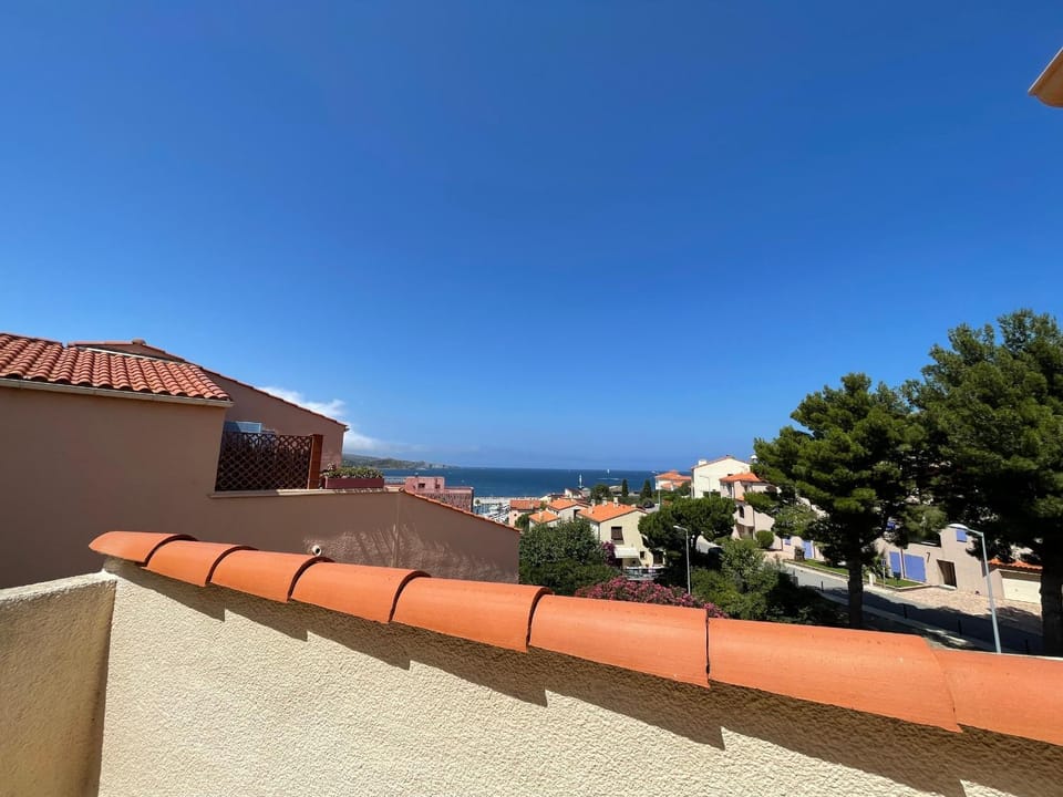 Studio avec terrasse et parking, vue mer à Banyuls-sur-Mer - FR-1-309-140 Apartment in Alt Empordà