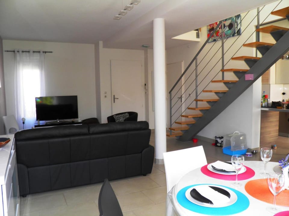 Villa moderne 4 pièces à 800m de la plage avec climatisation et parking - FR-1-338-31 Villa in Occitanie
