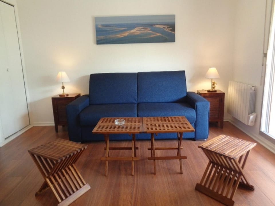 Studio confortable avec balcon, parking privé et Wi-Fi, à 200m de la plage d'Eyrac - FR-1-374-93 Apartment in Arcachon