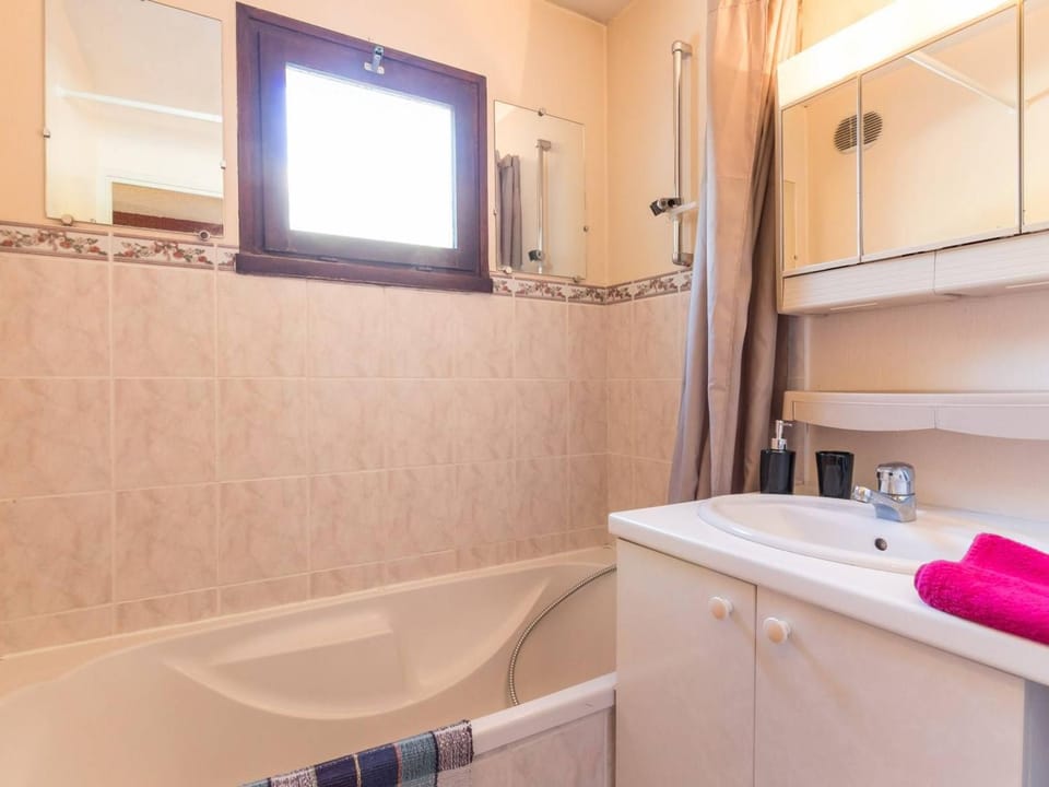 Studio avec coin montagne - 4 pers, à 100m des télécabines, piscine, parking, casier à ski - FR-1-330F-94 Cabin in Saint-Chaffrey