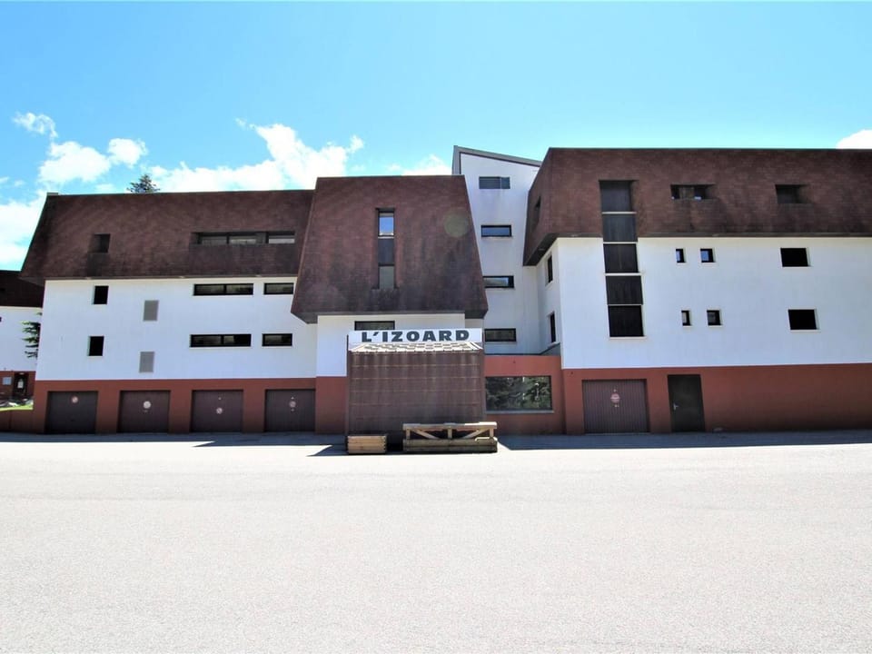 Studio avec coin montagne - 4 pers, à 100m des télécabines, piscine, parking, casier à ski - FR-1-330F-94 Cabin in Saint-Chaffrey