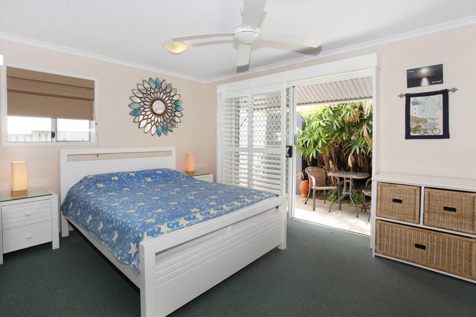 Unit 3 On the Park Apartment in Coolum Beach