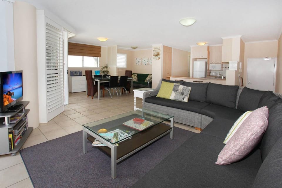 Unit 3 On the Park Apartment in Coolum Beach
