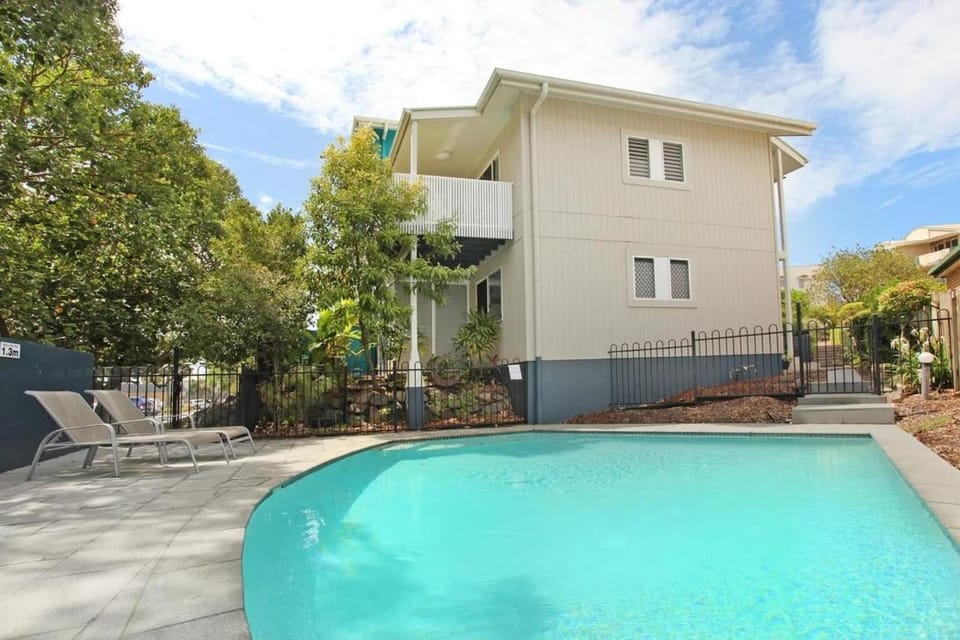 Unit 3 On the Park Apartment in Coolum Beach