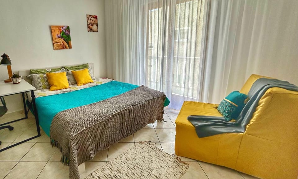 Bed, Photo of the whole room