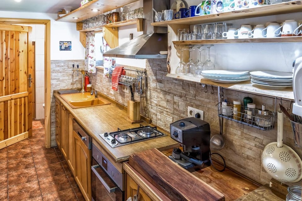 Coffee/tea facilities, Kitchen or kitchenette, pet friendly, stove, toaster