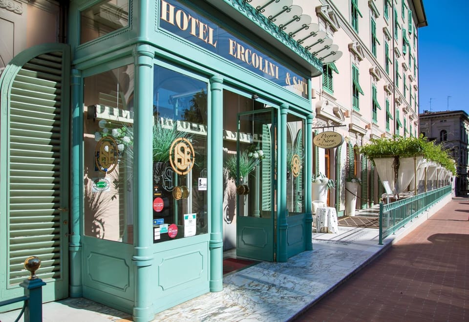 Property building, Neighbourhood, Street view