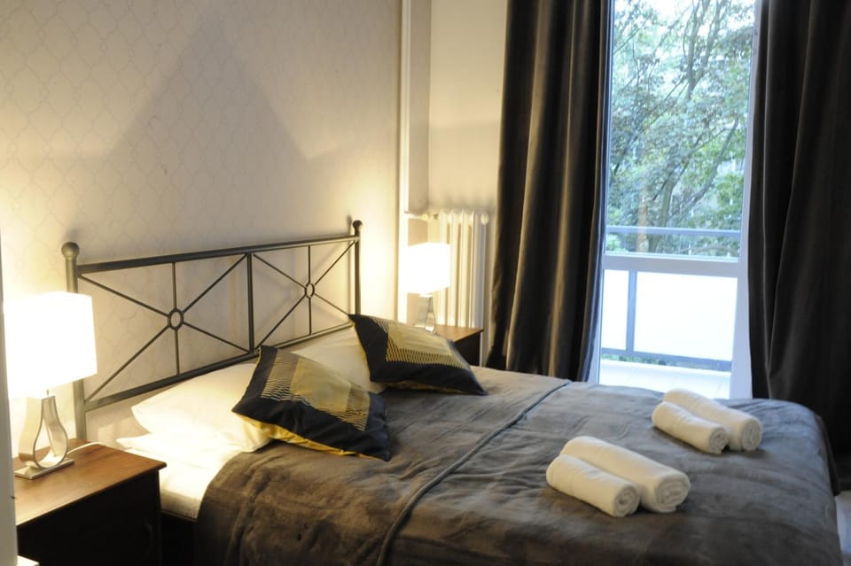 Bed, Balcony/Terrace, Bedroom
