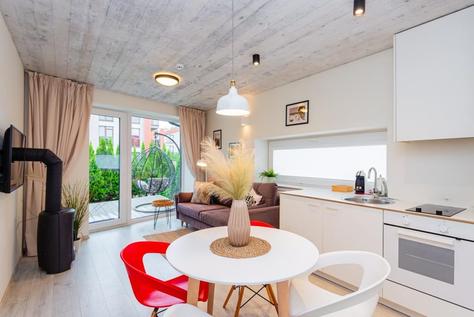 Žalia Kopa Kotedžas su kiemeliu 200 m iki jūros Apartment in Palanga