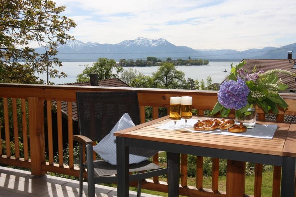 Haus Chiemsee-Blick Apartment in Salzburgerland