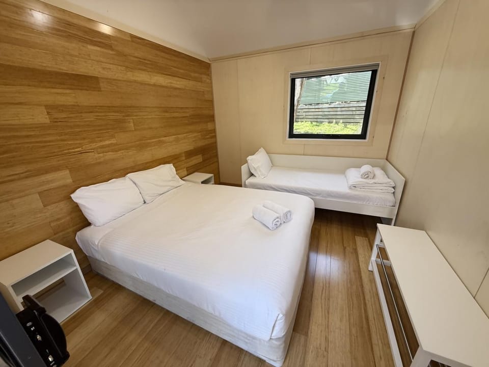 Photo of the whole room, Bedroom