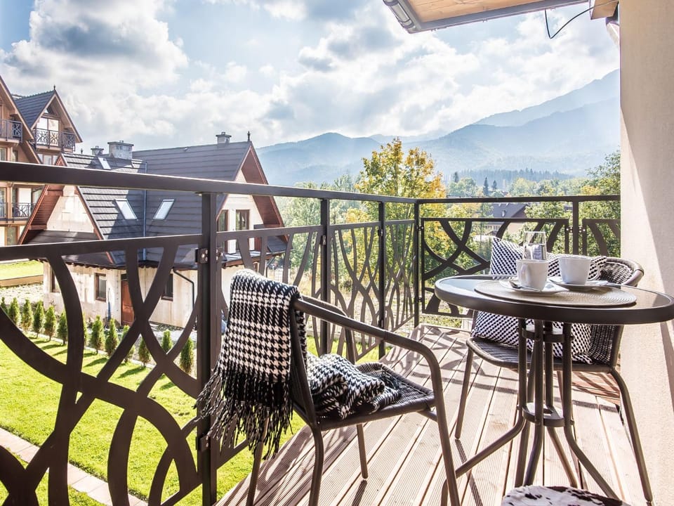 Natural landscape, View (from property/room), Balcony/Terrace, Mountain view