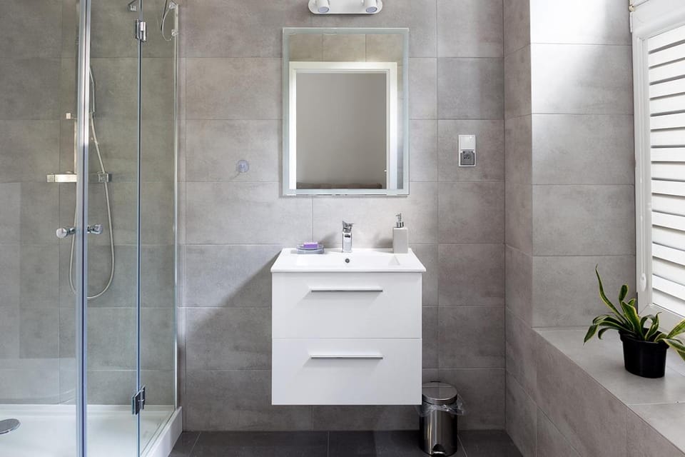 Shower, Toilet, Bathroom