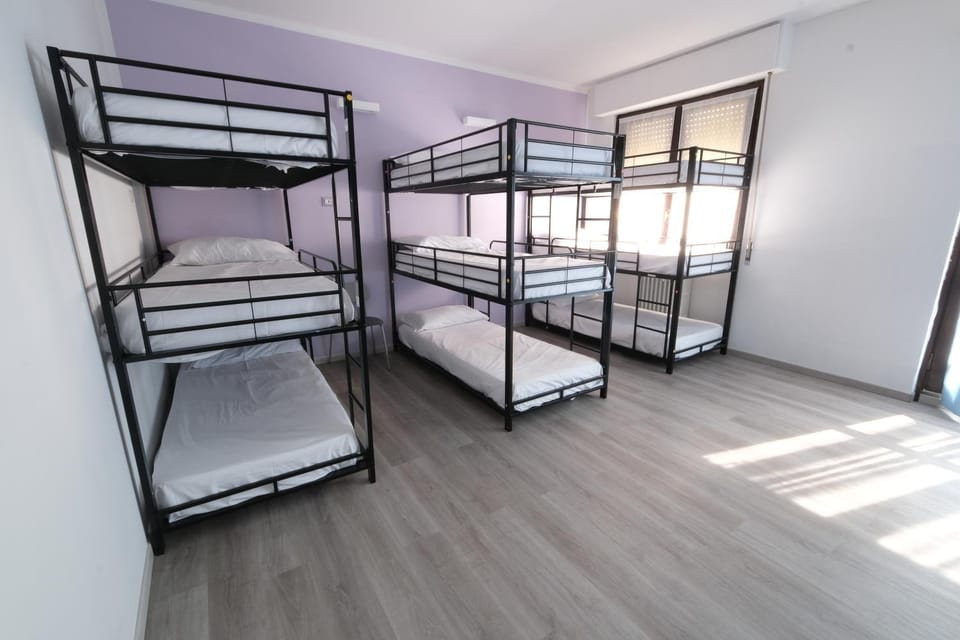 Bed, bunk bed, locker