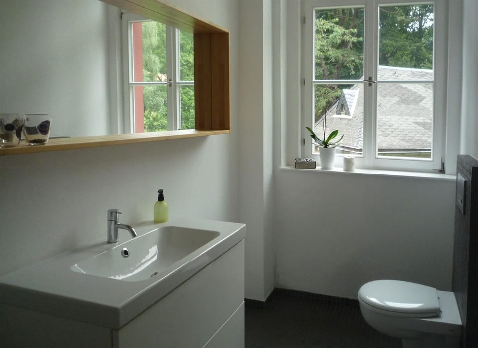 Bathroom, Photo of the whole room, Decorative detail