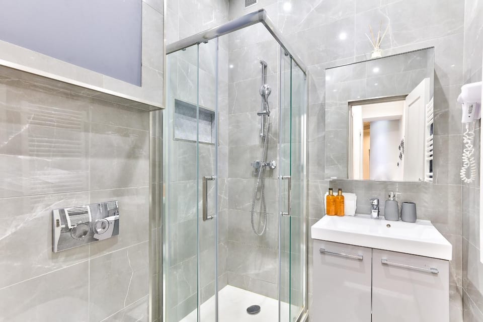 57-LUXURY PARISIEN HOME SEBASTOPOL 1 (2G) Apartment in Paris