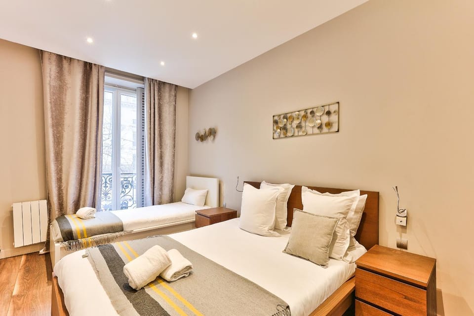 57-LUXURY PARISIEN HOME SEBASTOPOL 1 (2G) Apartment in Paris