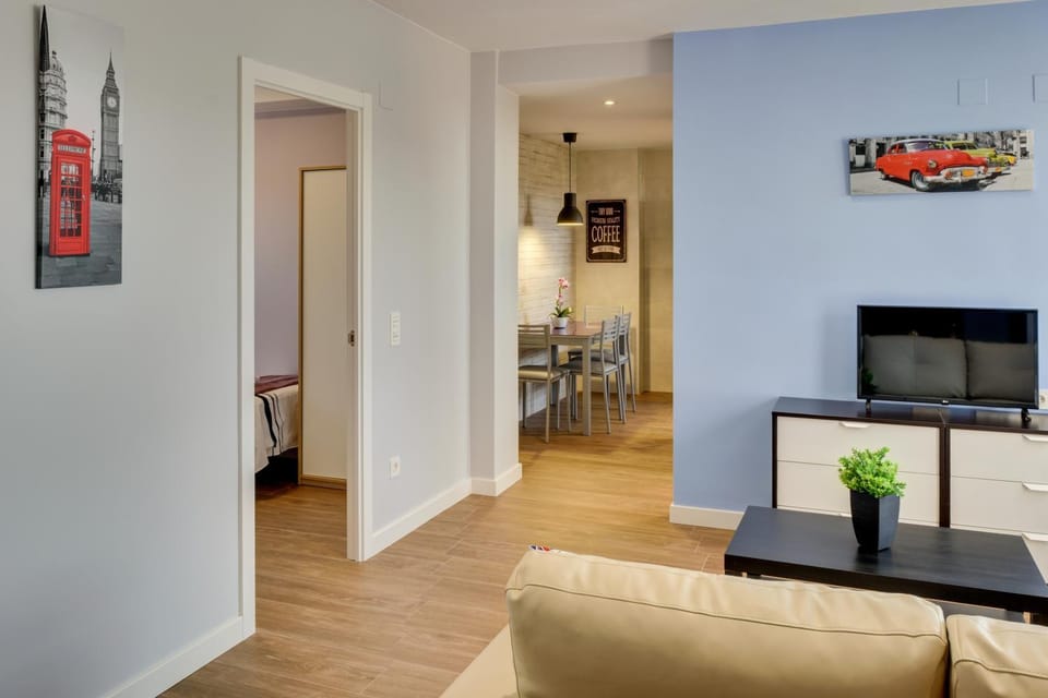 Living room, Photo of the whole room, Dining area