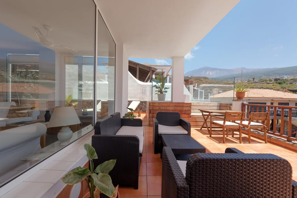 Balcony/Terrace, Mountain view