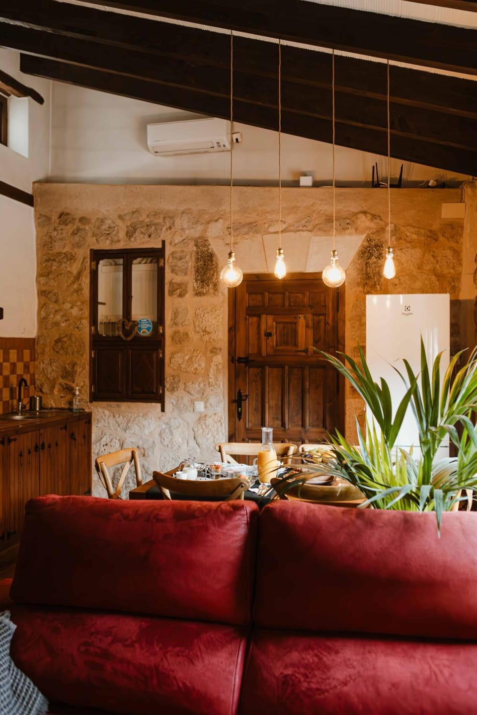 Lounge or bar, kitchen