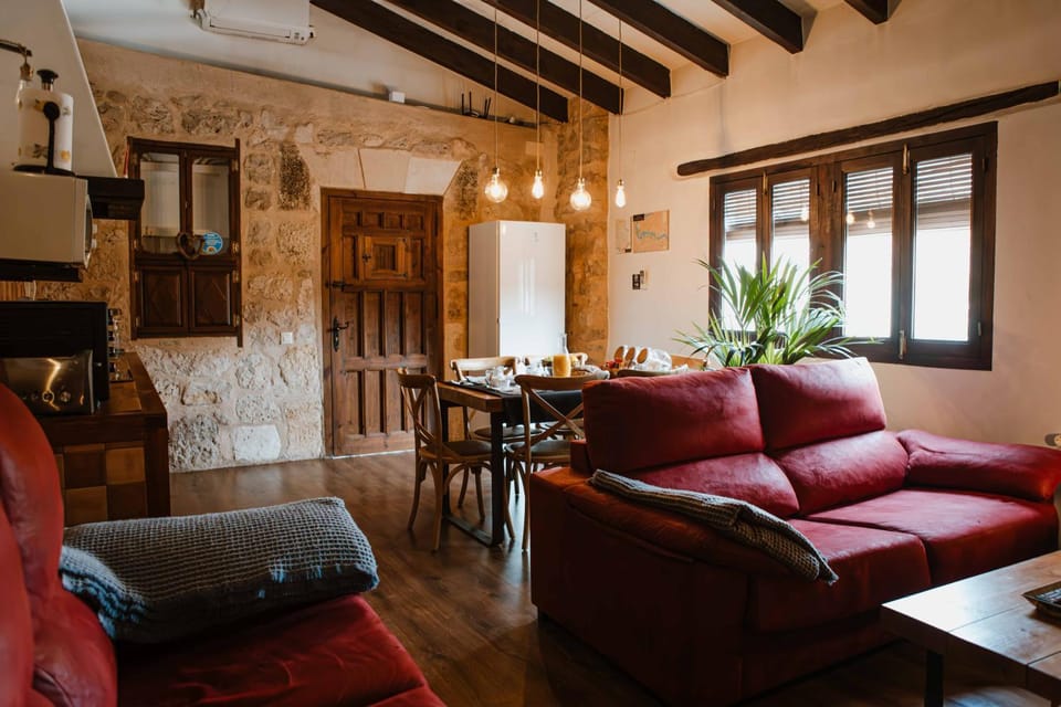 Communal lounge/ TV room, kitchen