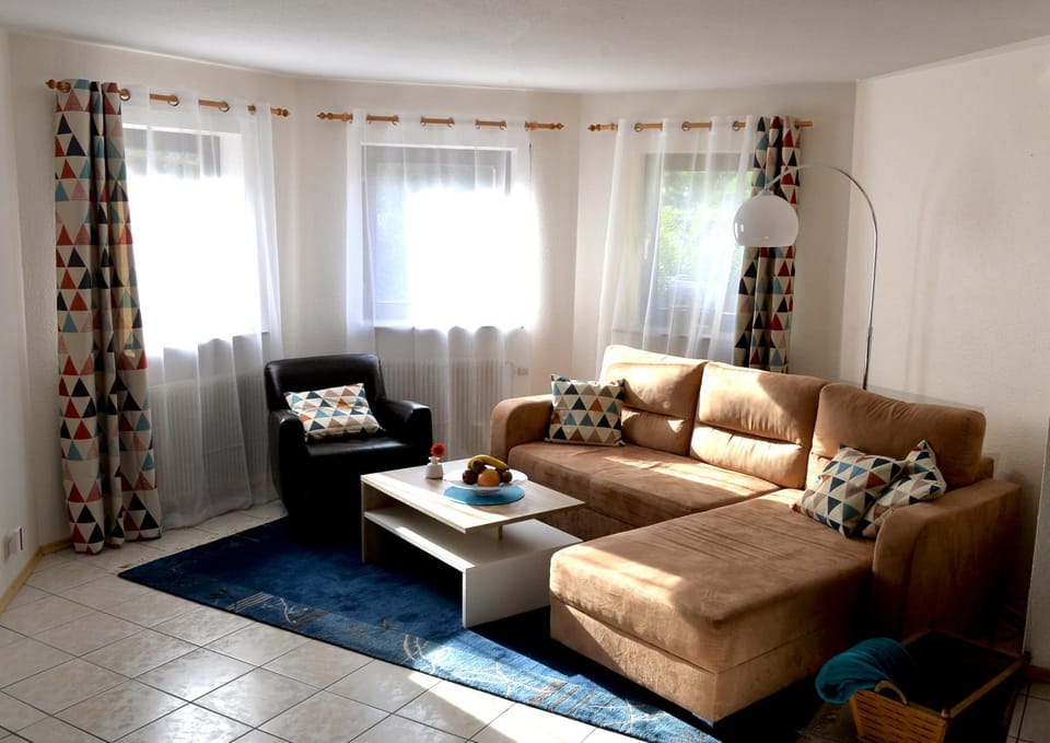 Living room, Photo of the whole room, Seating area