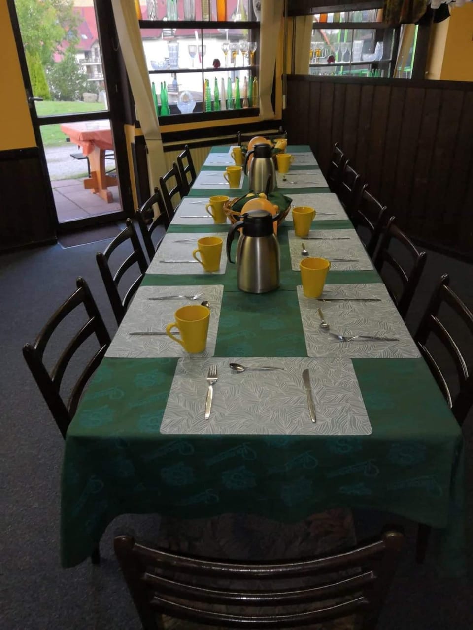 Restaurant/places to eat
