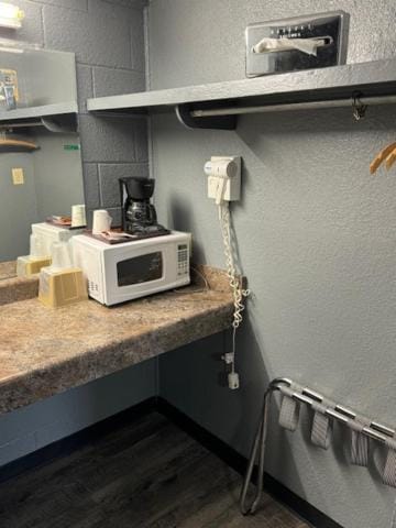 Coffee/tea facilities, hair dryier, microwave