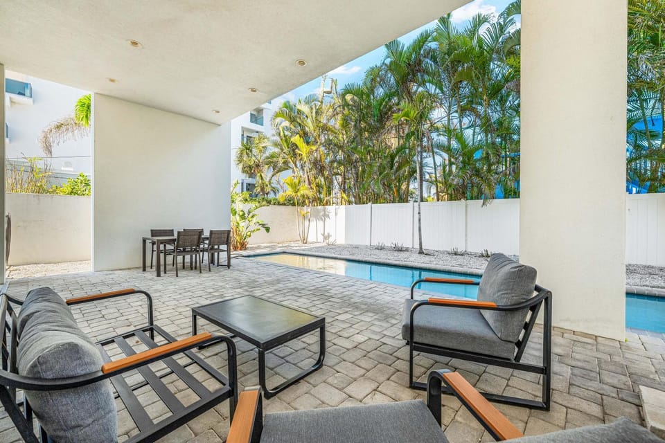 Patio, Day, Seating area