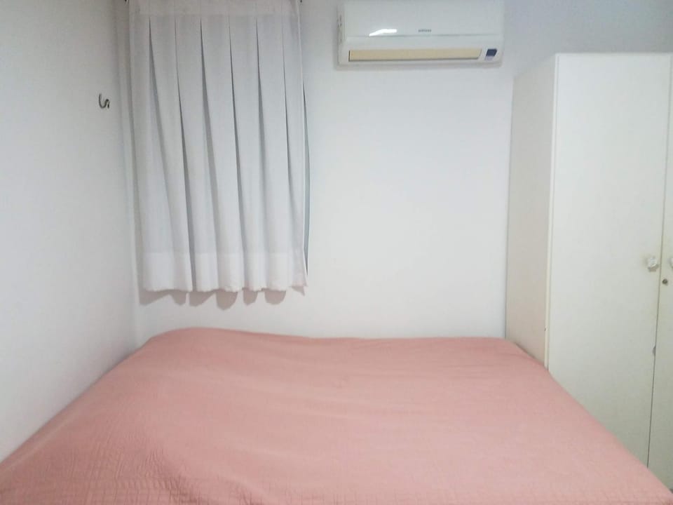 Bed, air conditioner