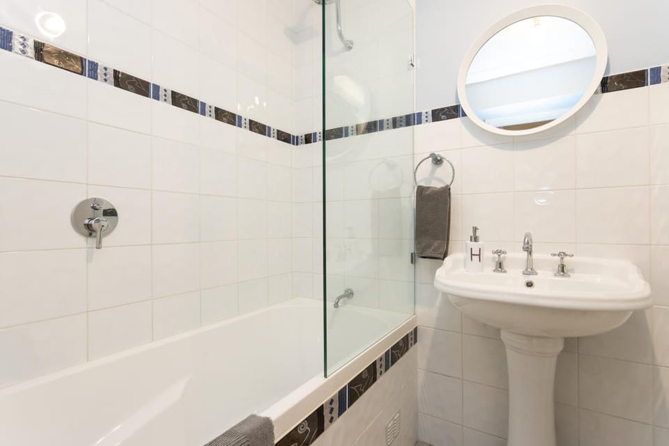 Toilet, Bathroom, Bath