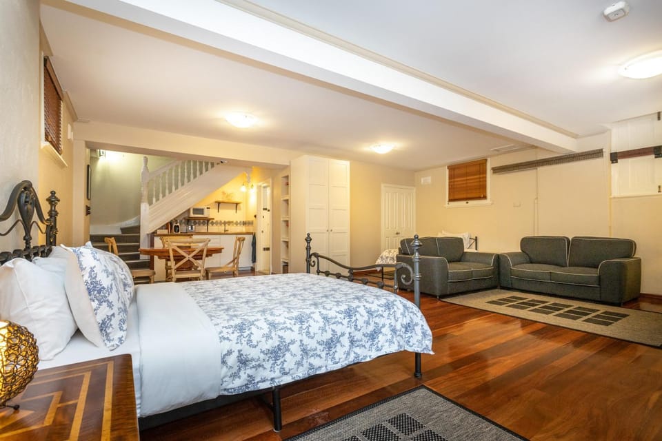 Kitchen or kitchenette, Living room, Photo of the whole room, Dining area