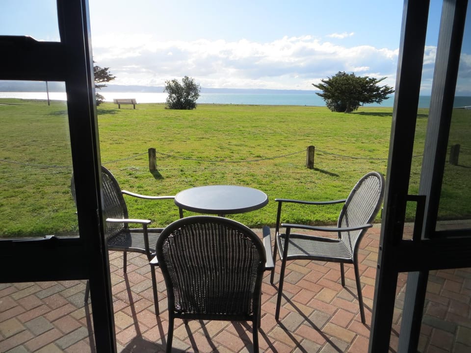Patio, Patio, Garden, Seating area, Beach