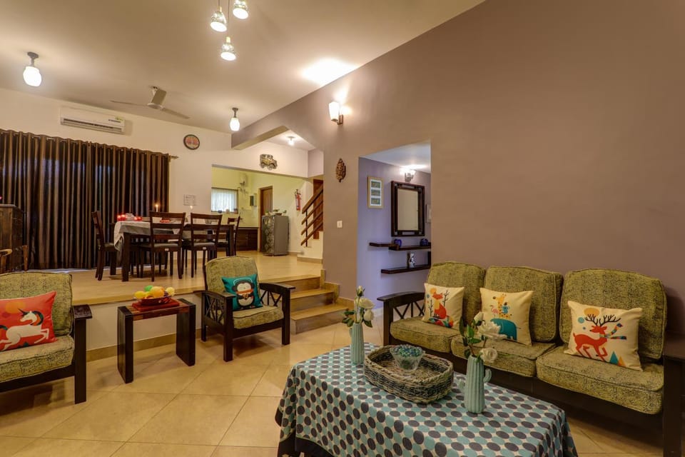 Living room, Seating area