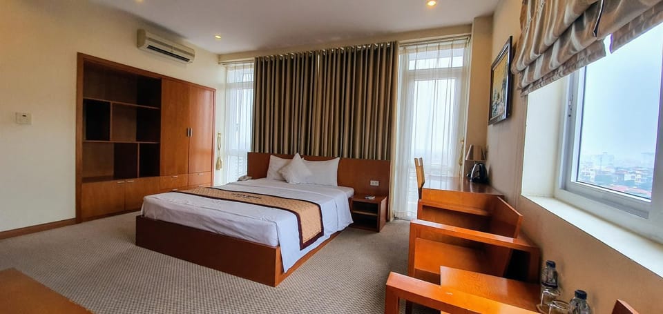 The Queen Hotel Ninh Binh Hotel in Laos