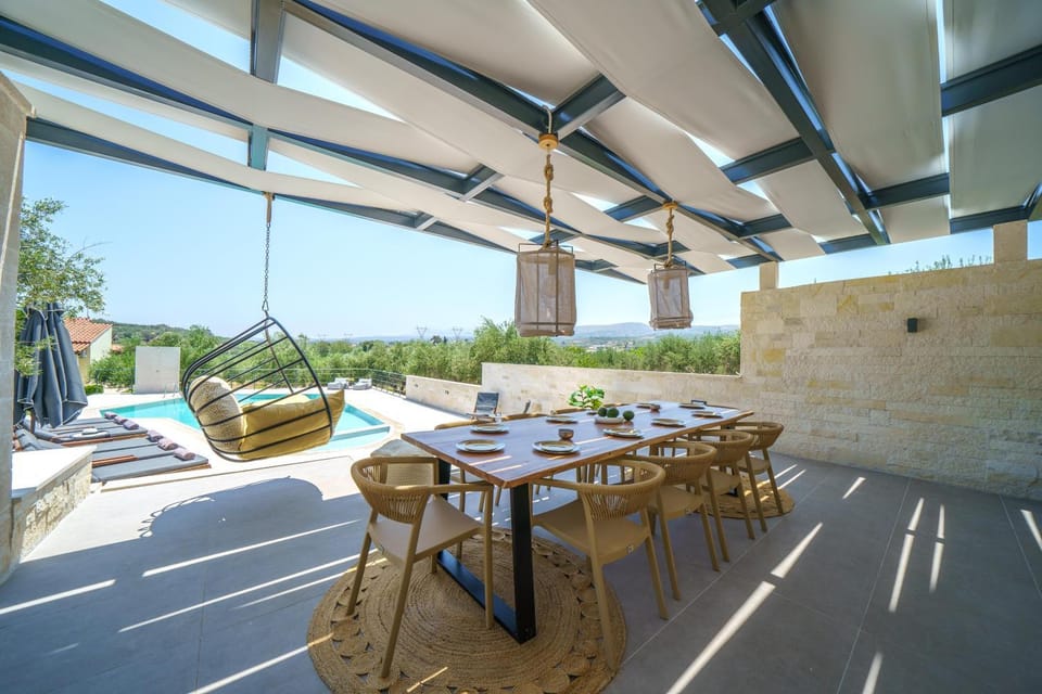 Day, BBQ facilities, View (from property/room), Seating area, Dining area