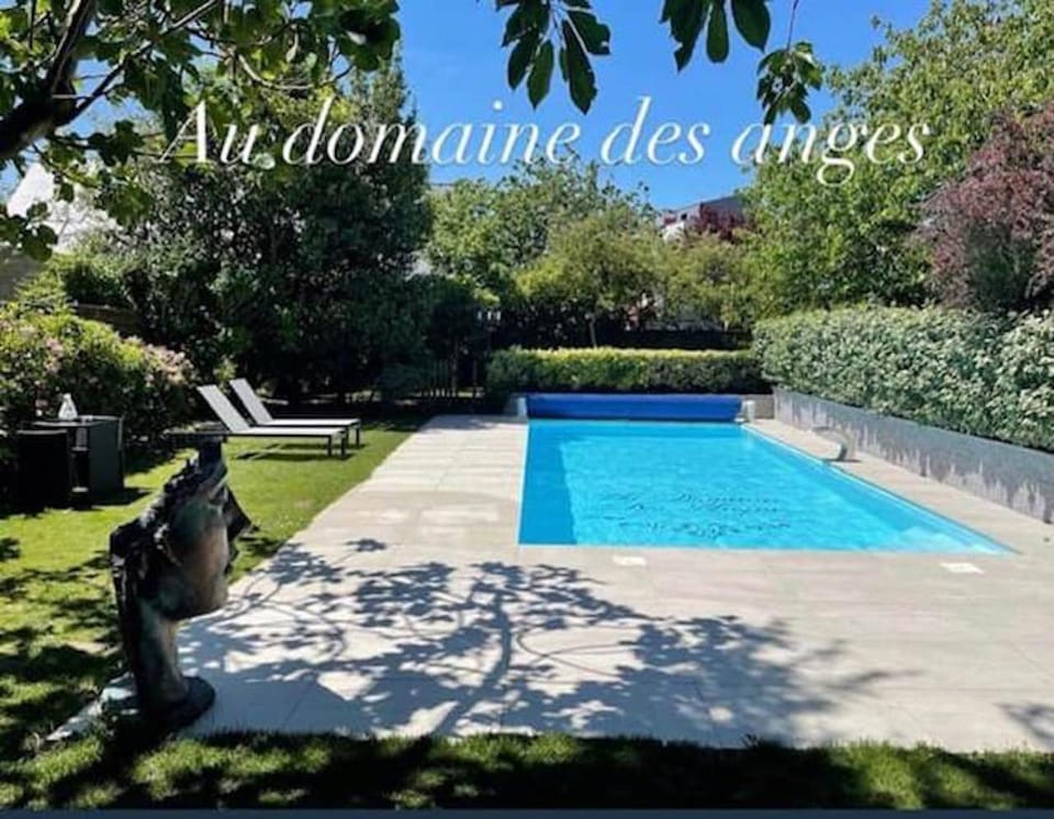 Garden, Swimming pool