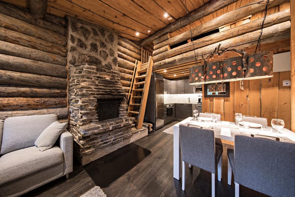 Kitchen or kitchenette, Photo of the whole room, Dining area