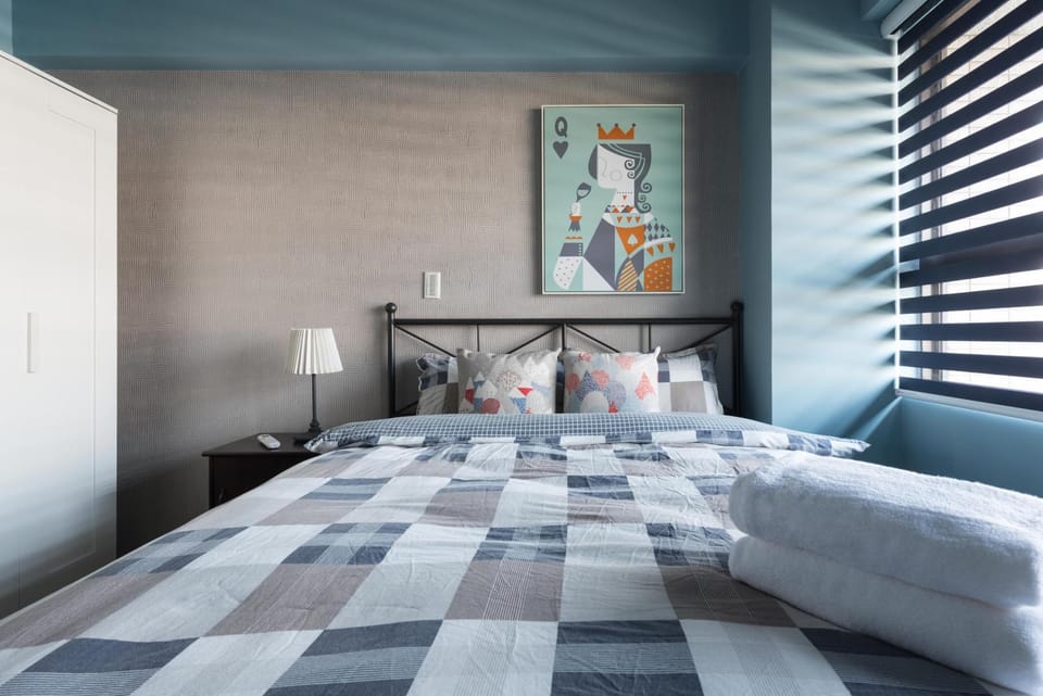 Bed, Decorative detail, Bedroom