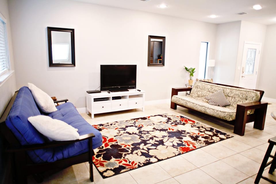 Bed, Living room