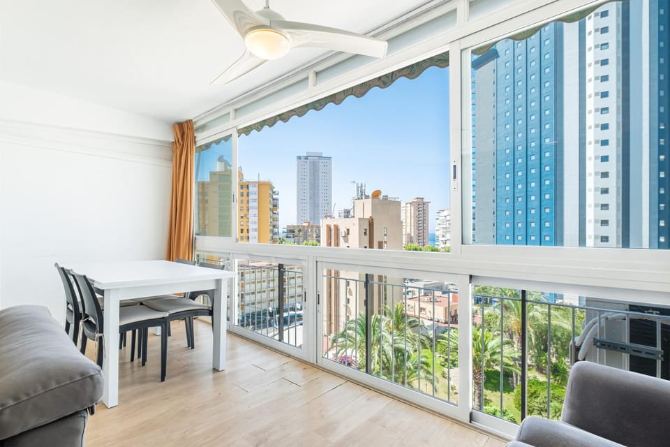 Day, View (from property/room), Balcony/Terrace, Living room, Dining area, City view