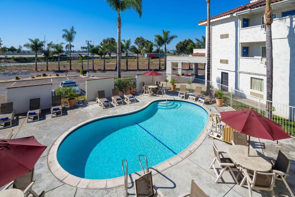 On site, Pool view, Swimming pool