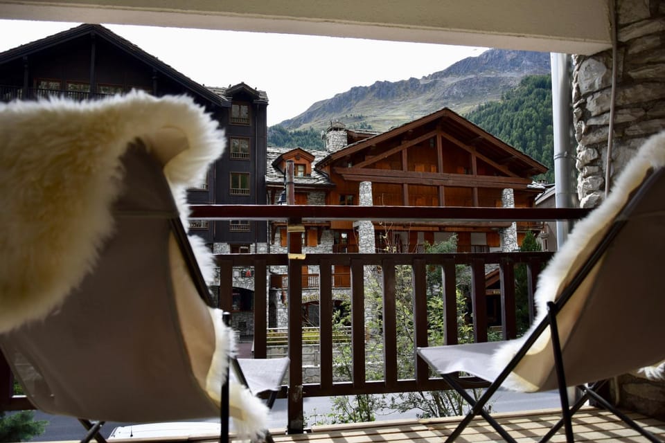 Balcony/Terrace, Mountain view