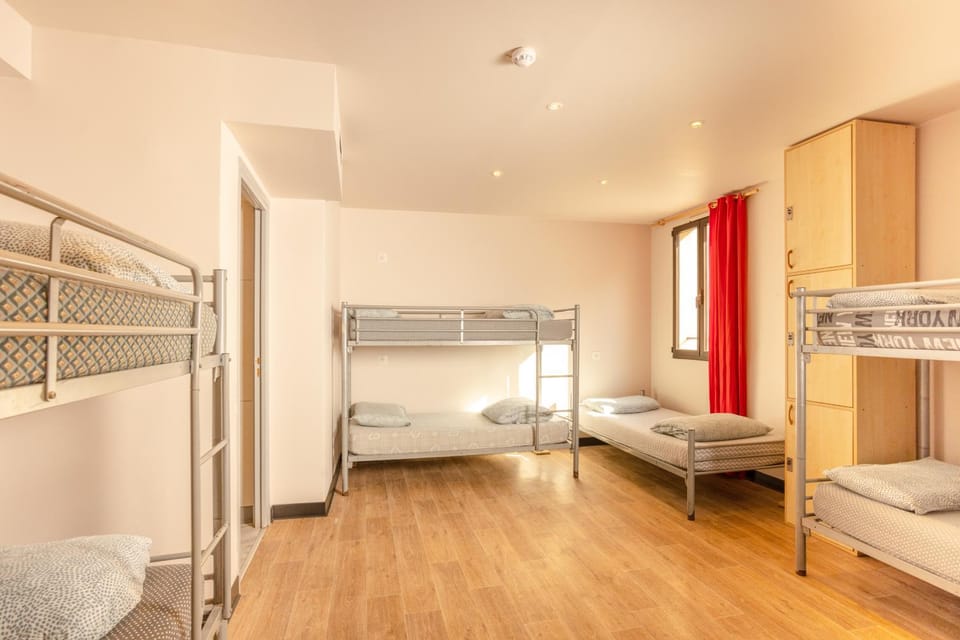 Photo of the whole room, Bedroom, bunk bed