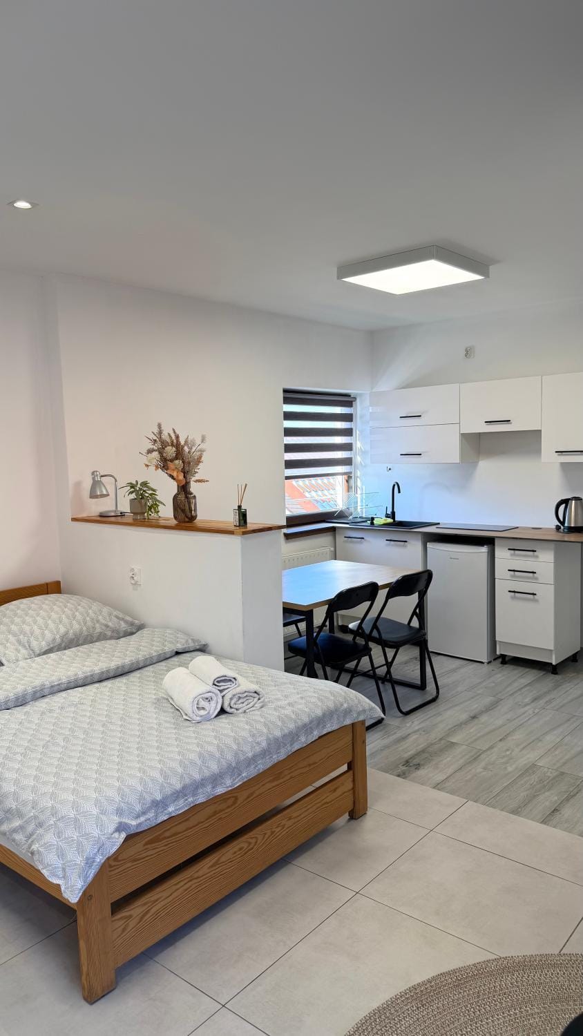 Dining area, Bedroom, kitchen