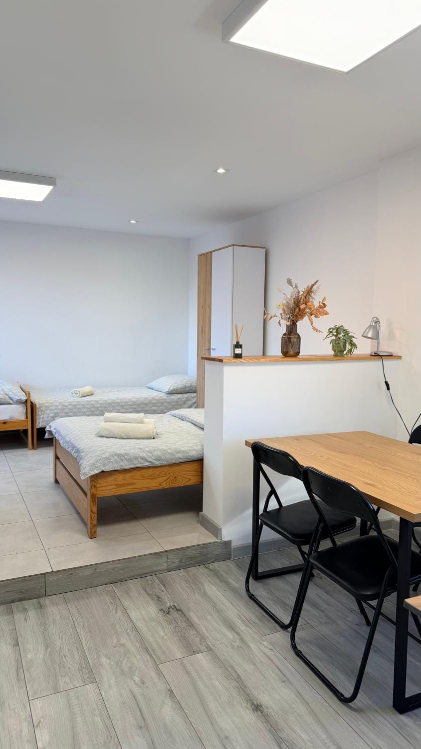 Photo of the whole room, Dining area, Bedroom